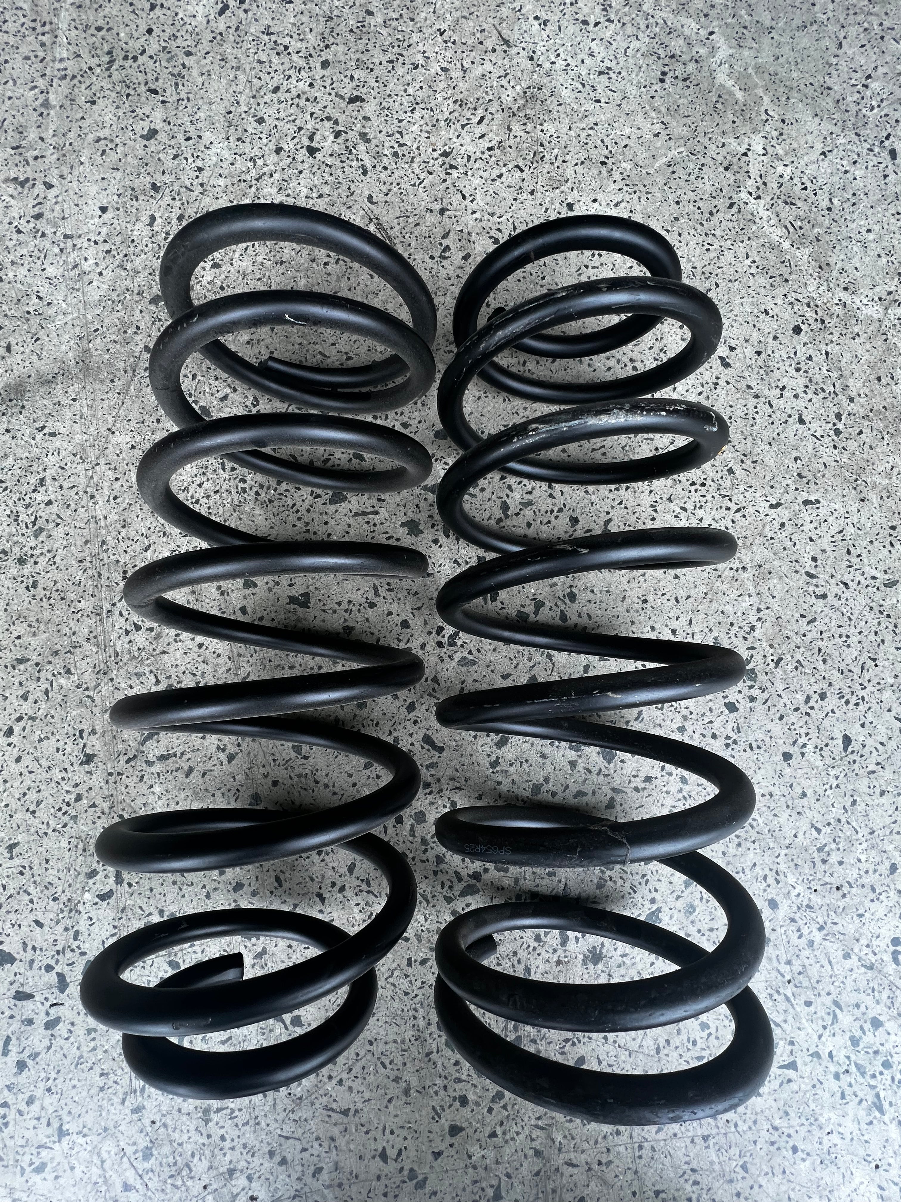 LAND CRUISER 200 SERIES REAR SPRINGS SET | Carbon Offroad